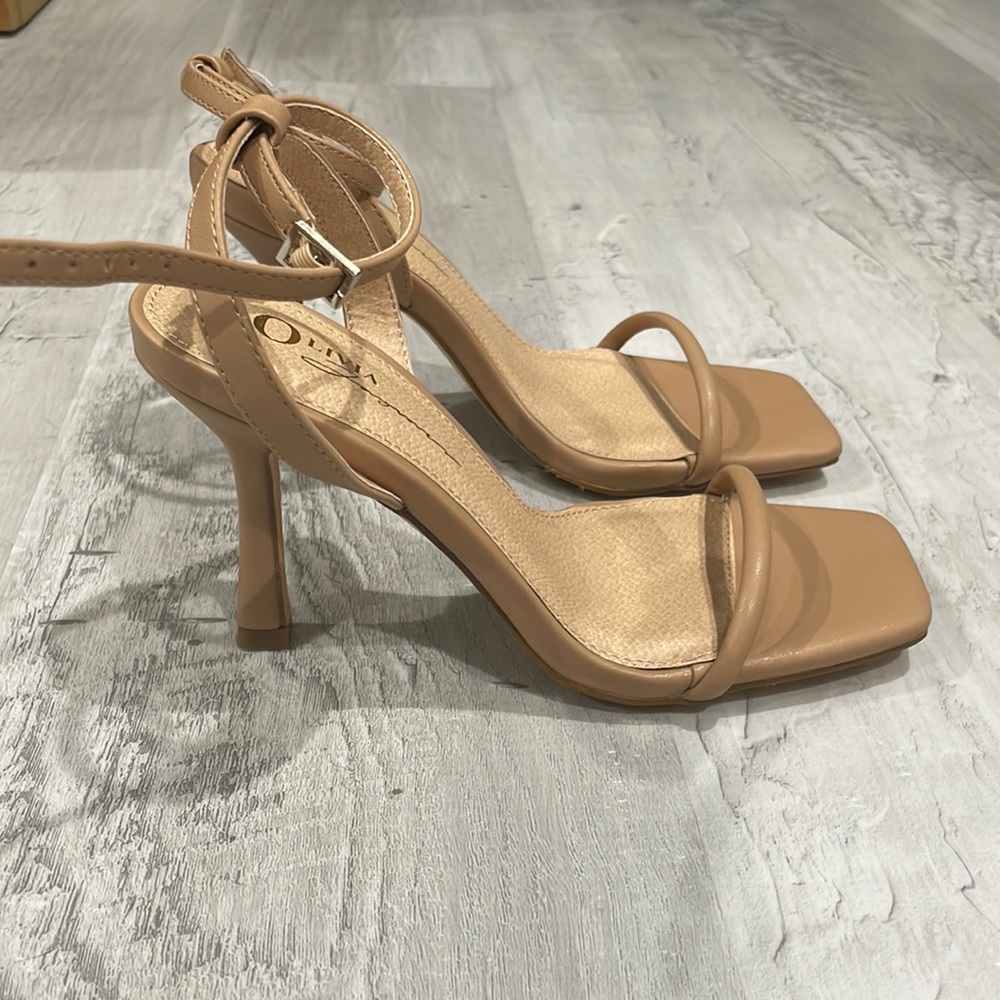 MissLola sandal pumps